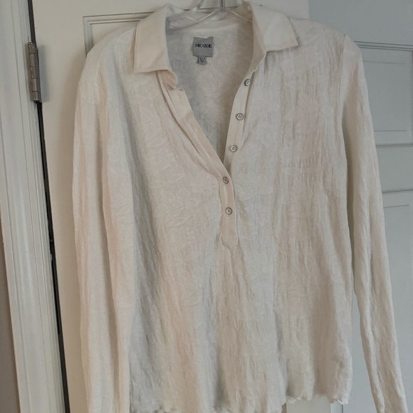 Nic & Zoe Ivory Collared Shirt  Size Medium - Picture 7 of 7
